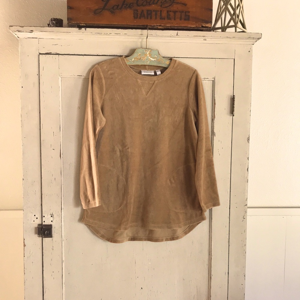 D & Co camel tan colored velour tunic